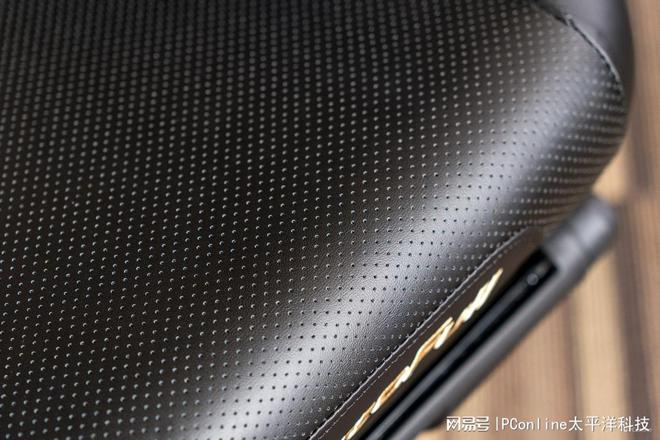 级电竞椅 — 傲风M6Pro+体验开元ky棋牌坐上真就不想起来！职业(图7)